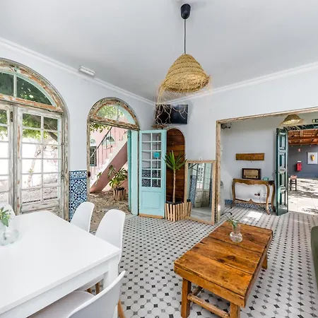 Kali Vice Surf Hostal Costa da Caparica