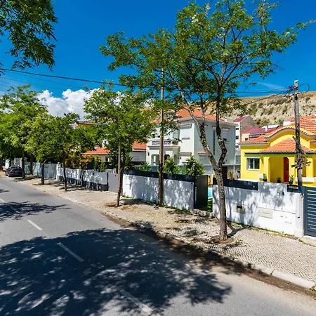 Vandrerhjem Kali Vice Surf Almada