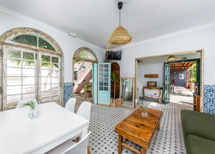 Kali Vice Surf Hostel Costa de Caparica