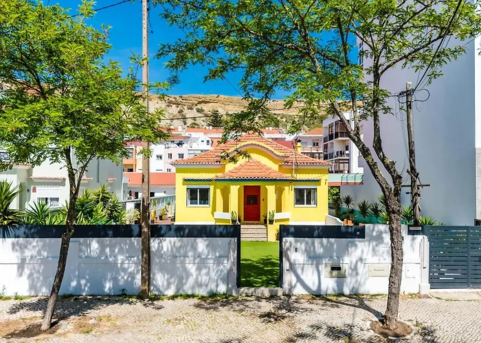 Kali Vice Surf Hostel Costa de Caparica