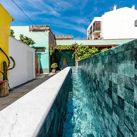 Kali Vice Surf Hostel Costa da Caparica